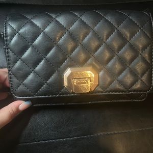 ALDO CLUTCH. Perf for going out